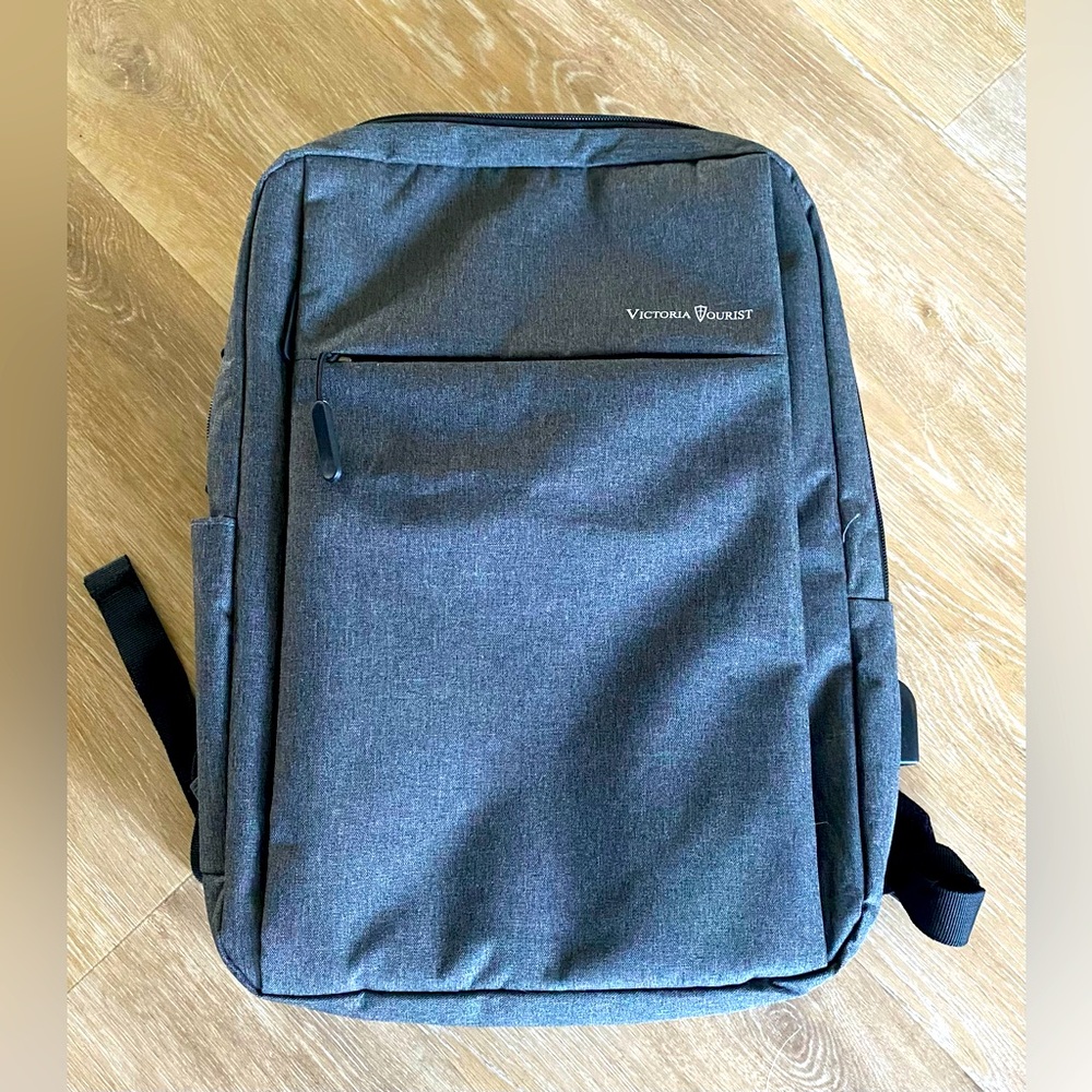 Victoria Tourist Water-Resistant Backpack